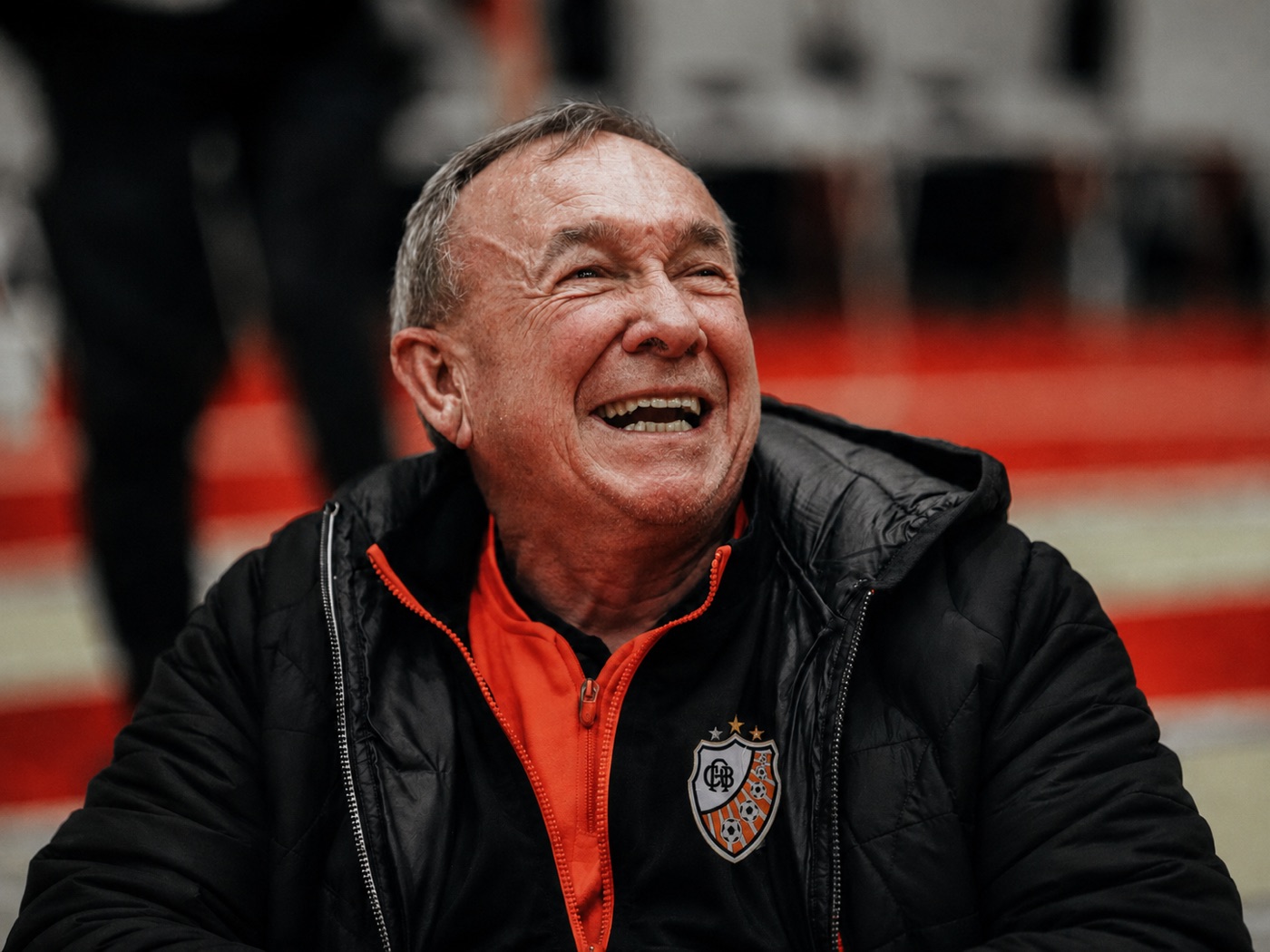 Clóvis Tramontina, presidente da ACBF, sorrindo durante a Libertadores de Futsal 2026